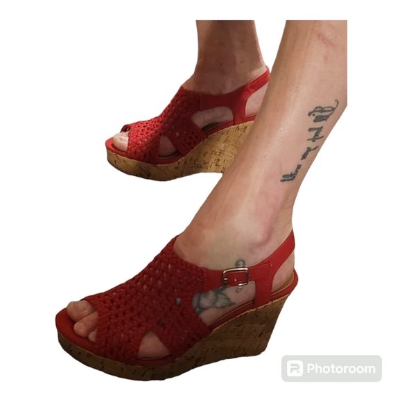 NWOBOX-SO" Perch Women's Wedges. Size 8. Color- Red - Picture 3 of 3